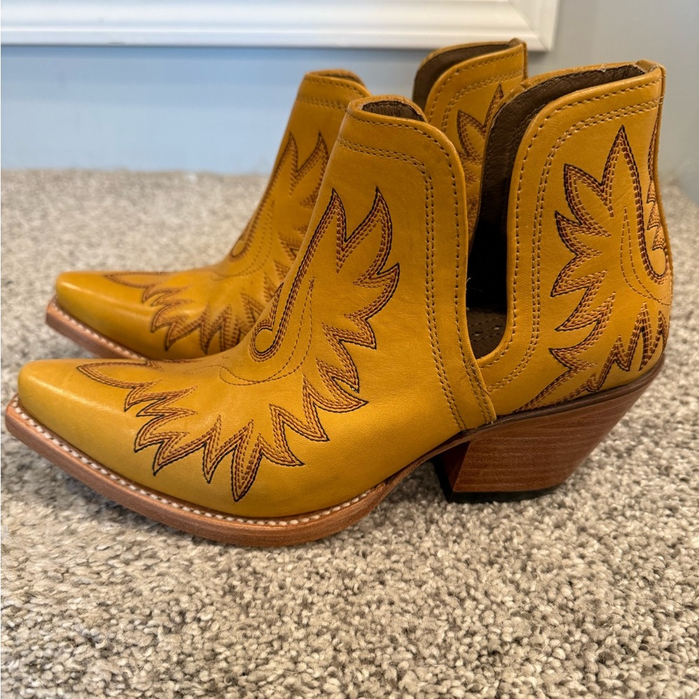 Ariat women’s booties
